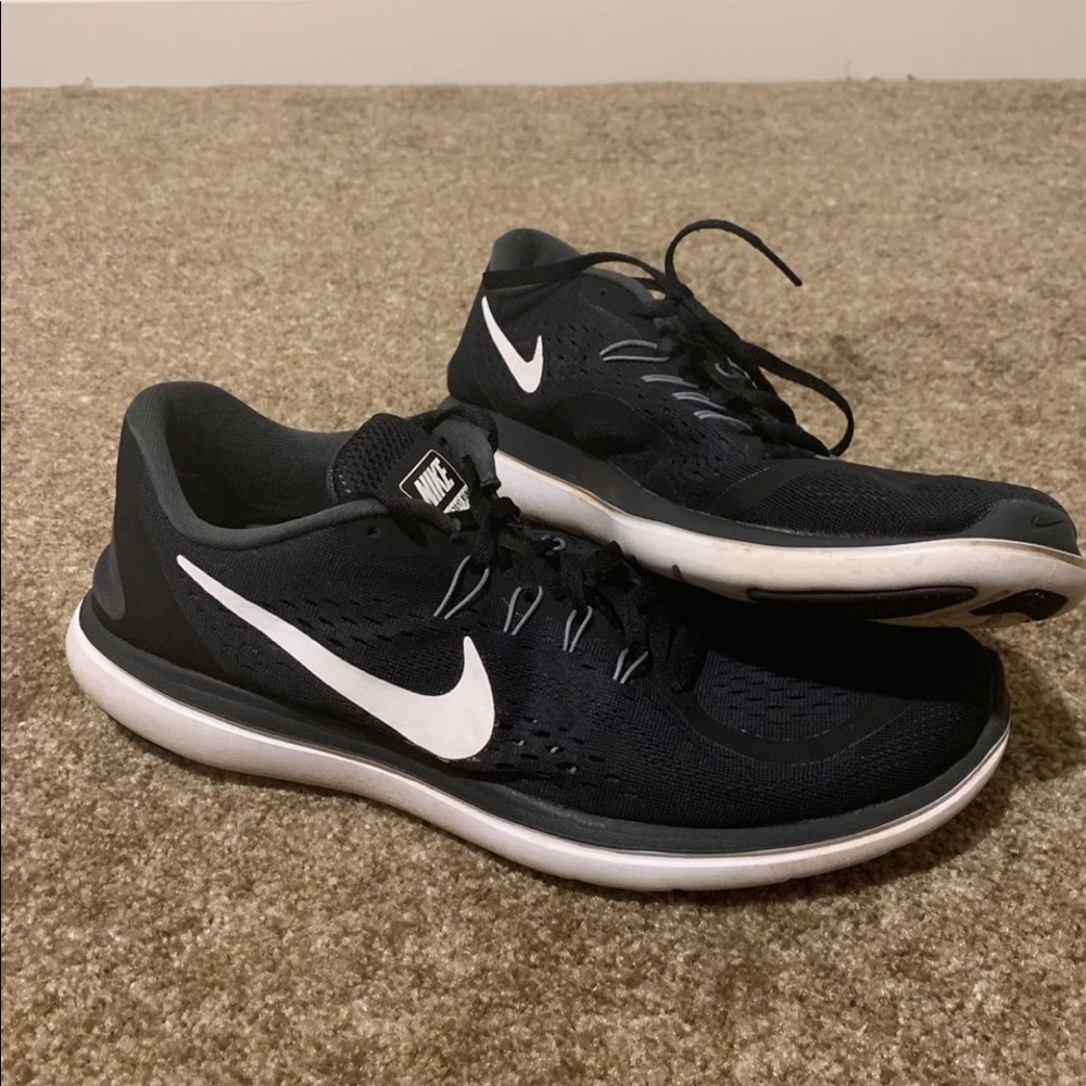 Nike Flex 2017 Runs
